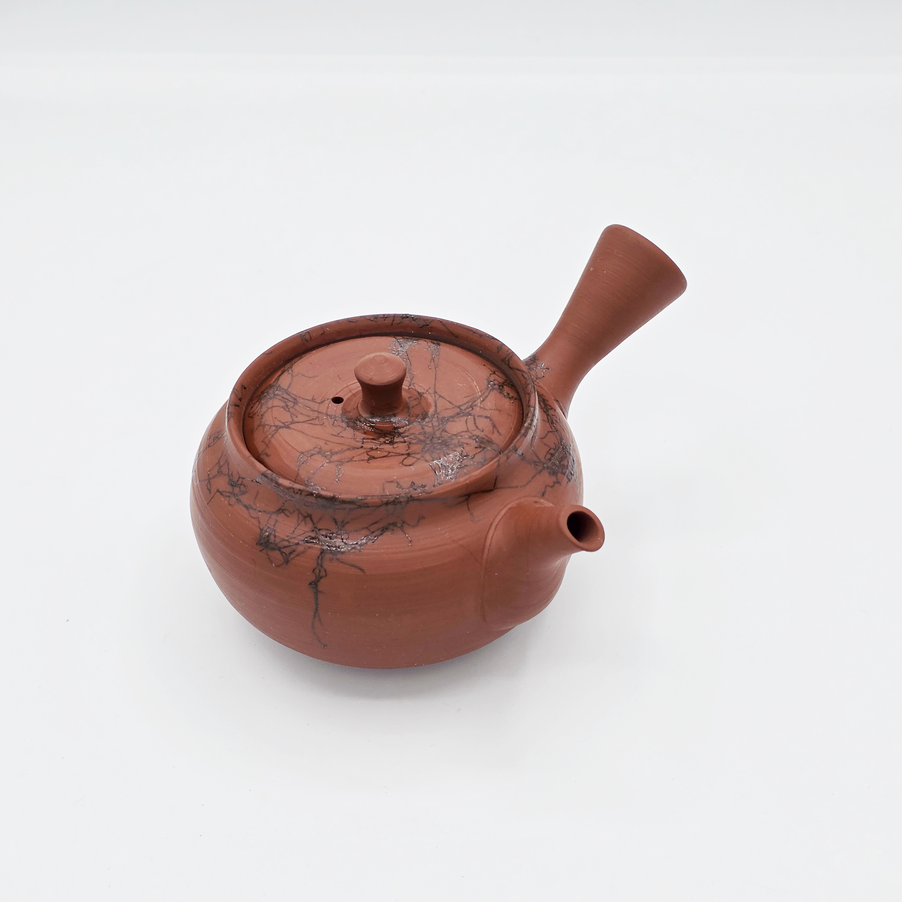 Red mogake Tokoname kyusu teapot by Katayama Hakusan, seaweed-fired with branching scarlet lines