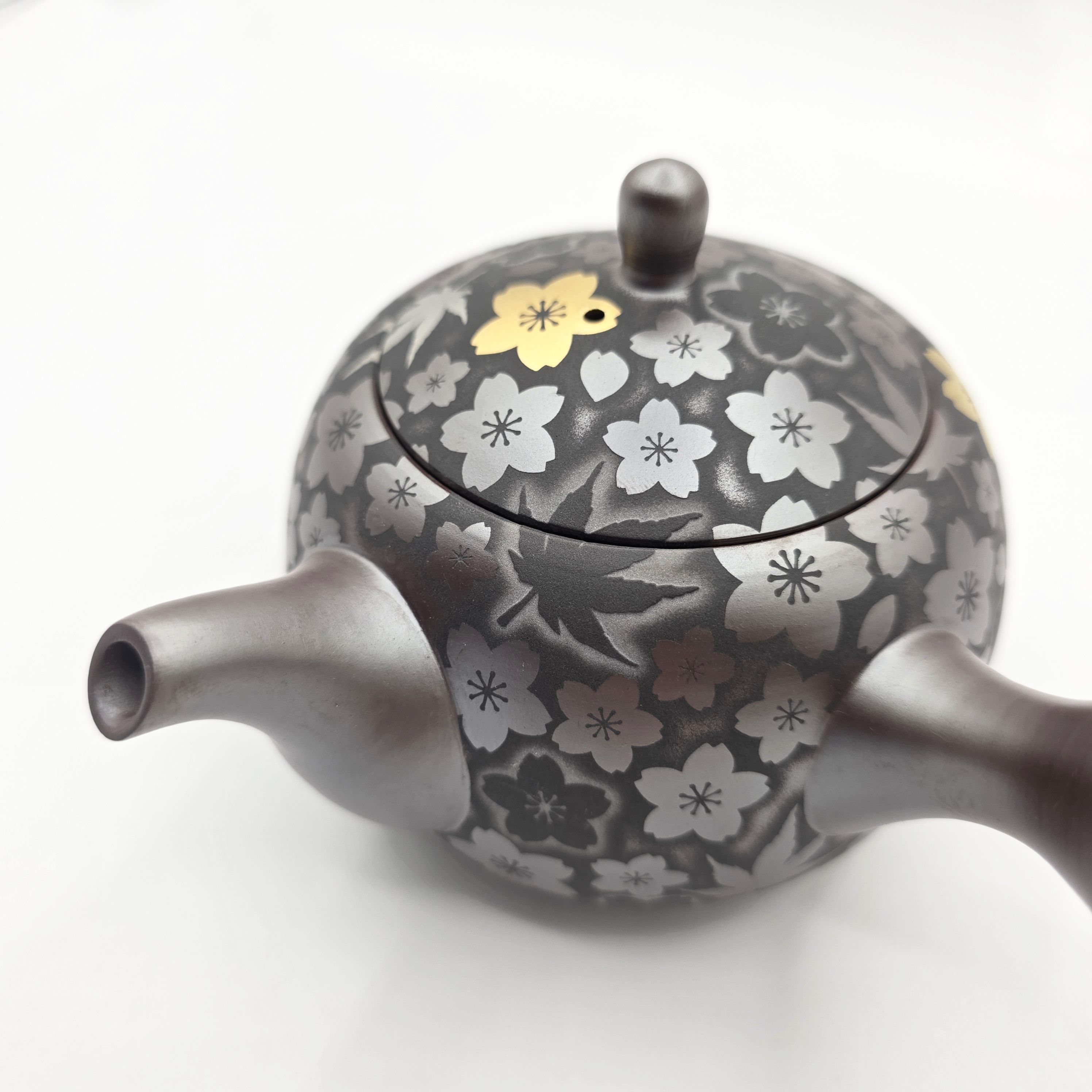 Banko-yaki Teapot - Suigetsu III - Sakura and Maple with Real Gold Accents -350ml