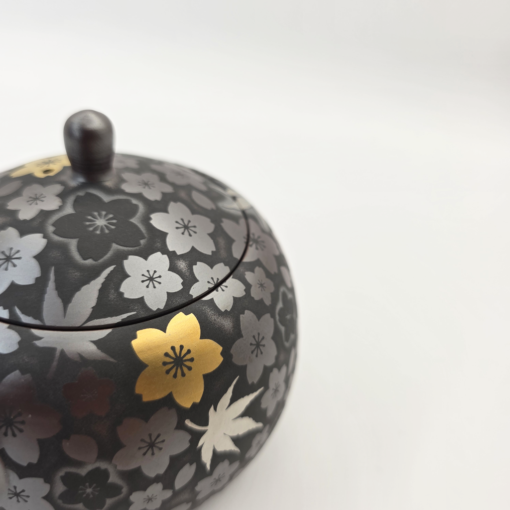 Banko-yaki Teapot - Suigetsu III - Sakura and Maple with Real Gold Accents -350ml